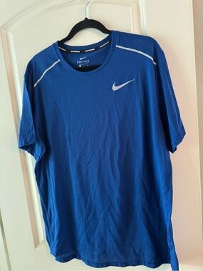 Nike Men's Royal Blue Dri-FIT Short Sleeve Tee with White Swoosh